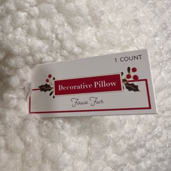 NEW Set of 2 Decorative Faux Fur Pillows - Picture 3 of 3